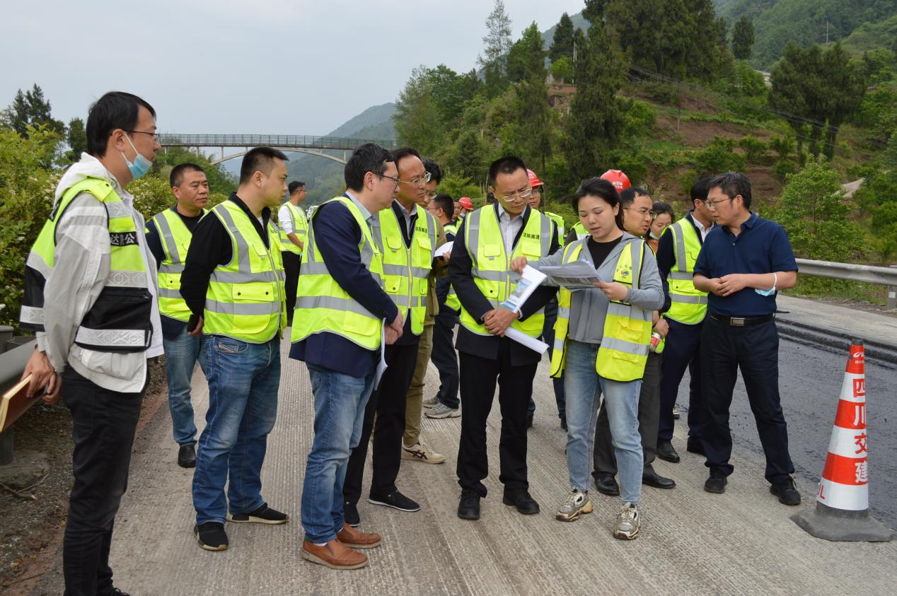 川高公司在达陕高速路面养护工程运用修复新技术.png