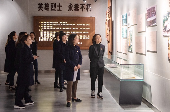 4.15南方公司机关党支部开展“追寻革命先烈 追忆革命历史”主题党日活动2.jpg