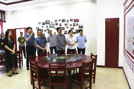 510川高公司党委委员、董事、副总经理王健深入川东公司开展“我为员工办实事”调研工作 (3)_副本_副本.jpg