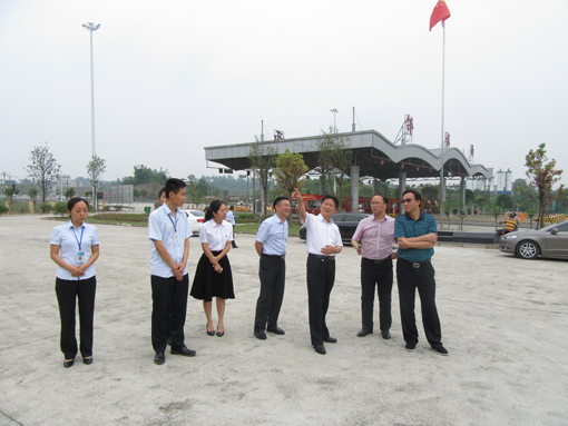 6月1日川高公司党委副书记、工会主席侯斌一行到邻水西收费站检查指导工作2.jpg 6月1日川高公司党委副书记、工会主席侯斌一行到邻水西收费站检查指导工作2.jpg