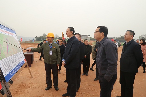副省长王一宏一行赴九绵高速慰问调研（1）.jpg