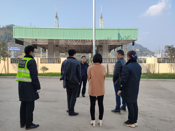 （公司新闻）20210219_公司副总经理刘诗文到宜宾管理处一线开展节后督导慰问_副本.jpg