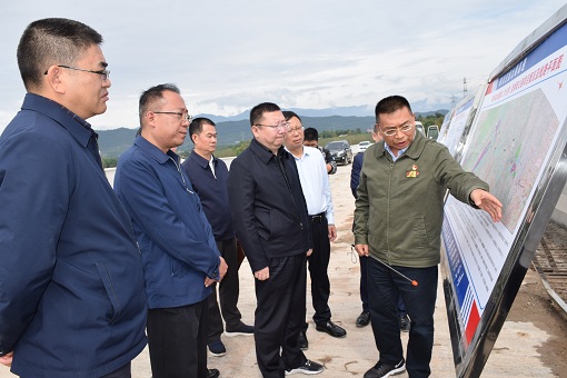 绵阳市市长元方一行赴九绵高速公路督导项目推进情况.jpg
