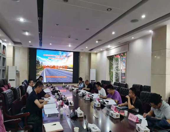 no199-南充至成都段扩容工程联网监控收费系统保通技术方案设计评审会顺利召开（徐春兰）.JPG