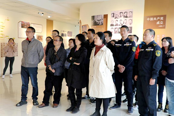 20201222川西公司绕西管理处开展“继承红色精神 勇担干净使命”学习活动3_副本.png