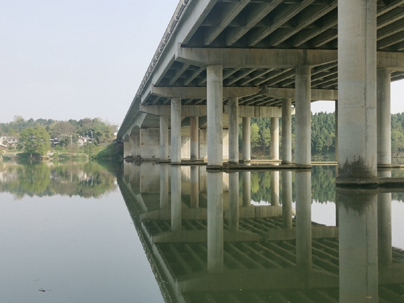 20200330渝蓉高速全力推进春季高速公路预防性养护工作_副本.jpg