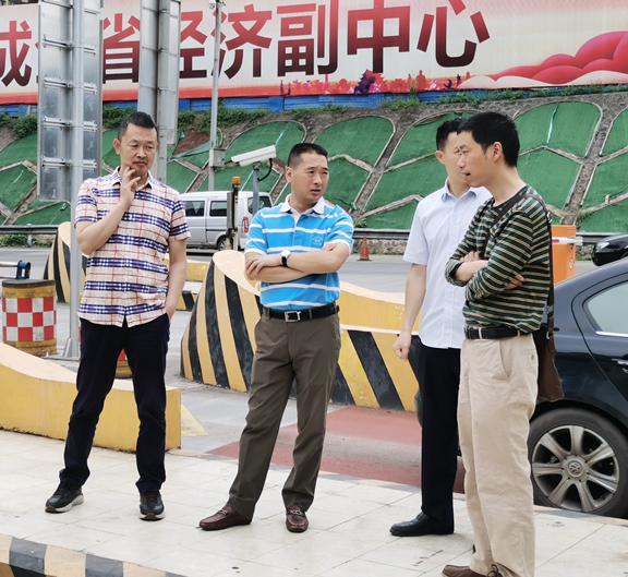 公司副总经理刘诗文到宜宾管理处调研指导工作2.jpg