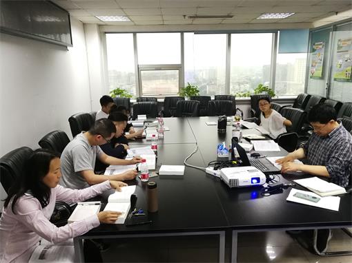 川高咨询公司利用业余时间认真习“2019新定额”.jpg