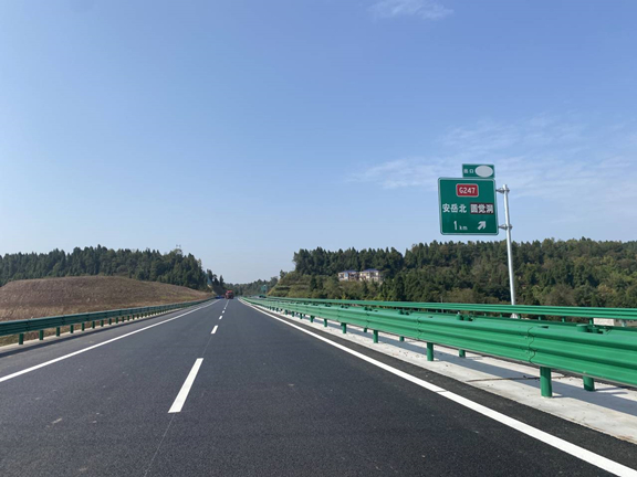 1209交安工程现场_576.jpg