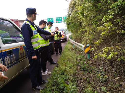 平昌管理处联勤联动开展节前道路安全隐患排查2_副本.jpg