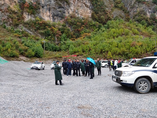 九绵高速下甘座砂石配置料场正式投入生产.jpg