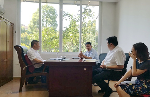 8.6南方公司与交通运输局共同向泸州市人民政府副市长汇报工作.jpg