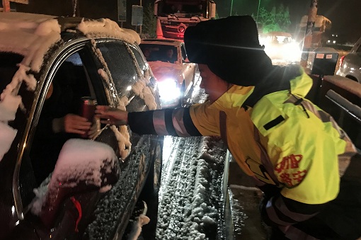 1.4+雅西公司及时启动应急预案 积极应对冰雪极端天气（简报照片） 4-1.jpg