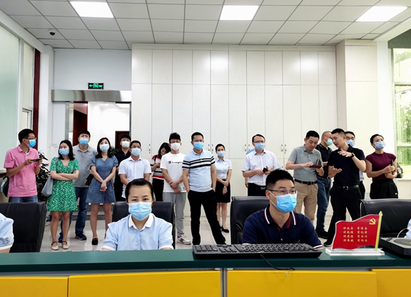 20200707深圳高速公路股份有限公司一行赴成都绕城高速交流学习智慧高速系统平台建设__副本.jpg