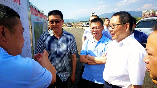 7月17—18日，川高公司党委副书记、总经理王孝国、董事、副总经理王健一行到攀西公司开展安全生产工作调研并慰问一线员工.JPG