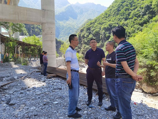 绵九公司党委书记、董事长曾杰赴九绵高速沿线检查工作-2.jpg