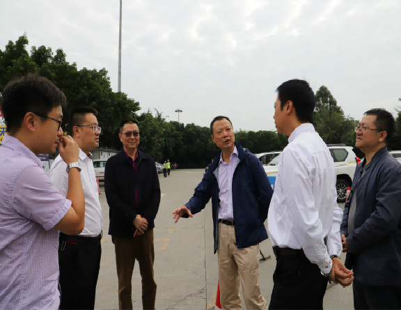 1川高公司党委书记、董事长何刚一行到成南公司开展节前安全营运检查1_meitu_2.jpg