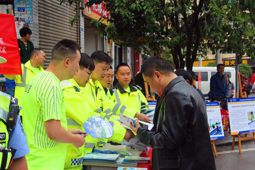 广南公司扎实深入开展“路政宣传月”活动3.JPG