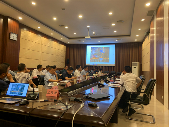 广南公司召开阆中服务区改造暨阆中智慧物流港推进会1.jpg