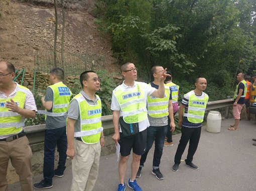 川南公司现场检查辖区隐患边坡.jpg