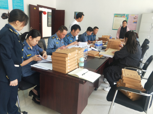 丽攀公司开展2019年第一季度收费质量内部交叉检查1.jpg