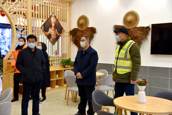 2021.1.7川高公司党委副书记、总经理王孝国到纳黔高速调研指导工作2.JPG