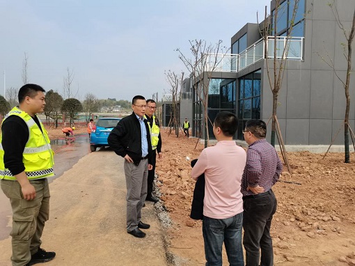 绵九公司董事长曾杰组织现场办公会解决营运路段建设遗留问题 -2.jpg