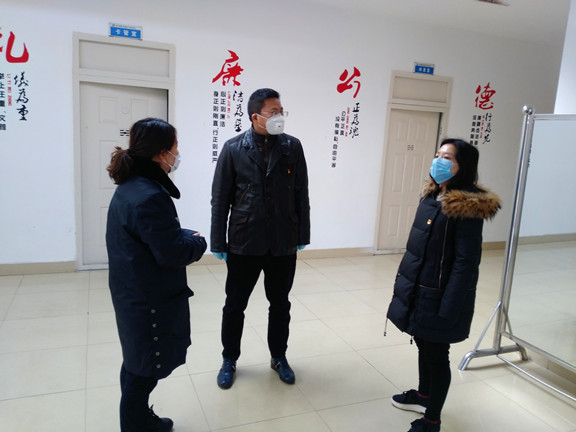 20200203川西公司党委委员、纪委书记黄晟督导检查疫情防控工作并慰问一线员工 (2)_副本.jpg