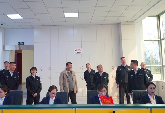 20210224省公安厅交警总队总队长叶建昆一行到川西公司调研智慧高速建设_副本.jpg