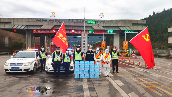 春风缩短距离 服务延伸真情—广南公司春风行动纪实4.jpg