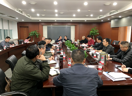 3.13川高公司副总经理郜进良主持召开绵广高速路面维修动员会.png