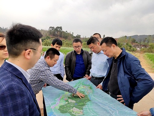 2019.04.02川高公司监事会主席何刚一行实地调研会理特色小镇项目 - 副本.jpg