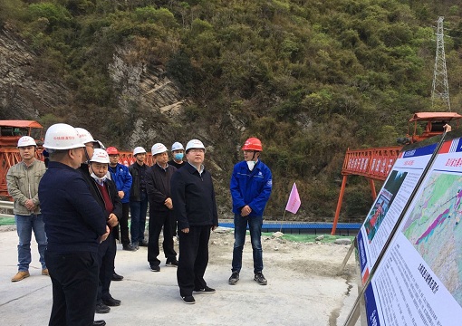 绵阳市市长元方调研九绵高速.jpg
