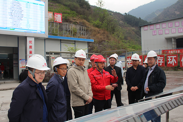 川高公司督导组一行赴仁沐新高速公路开展重点工作综合督导2.jpg