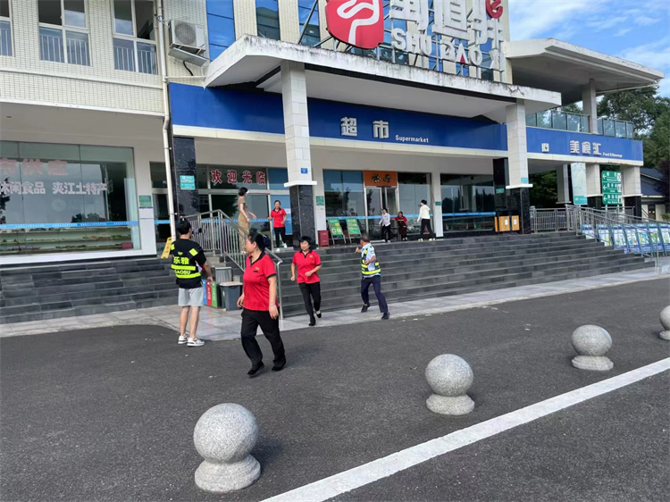 9月13日夹江服务区开展紧急撤离应急演练（2）.jpg