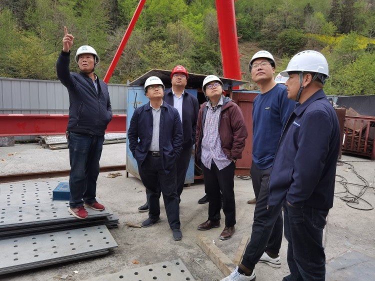 绵九公司党委副书记、总经理傅舰峰调研平通代表处.jpg