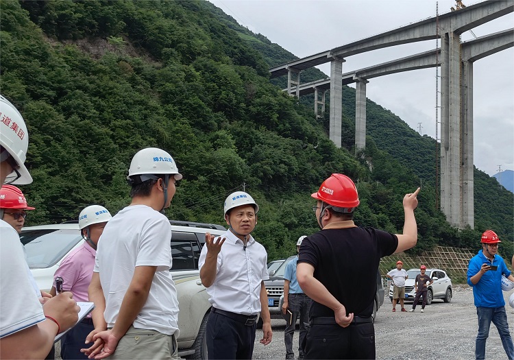 LJ6勿角互通路肩调研.jpg