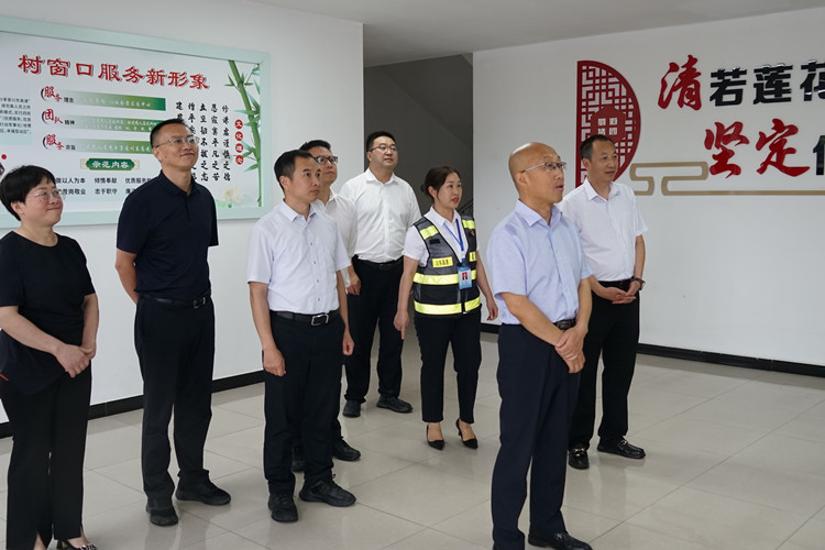 蜀道集团副总经理李永林一行调研川东公司2_副本.jpg