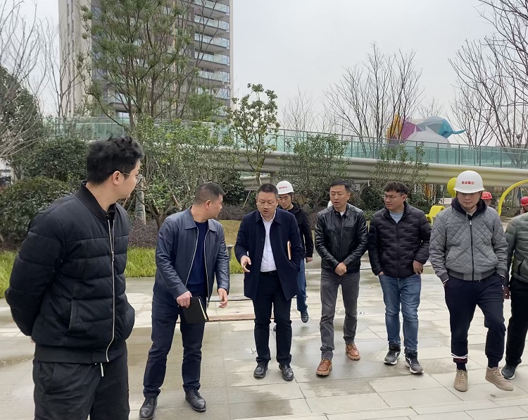 川高文旅公司对“高庐·紫云台”项目（一期）、川西片区路网应急指挥分中心进行安全环保检查323.jpg