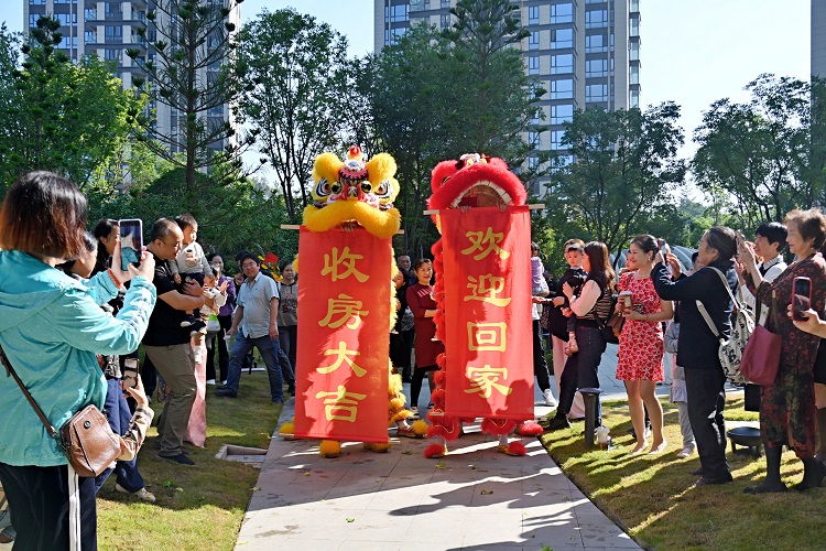 川高文旅公司“高庐·紫云台”项目一期实现提前交付333.jpg