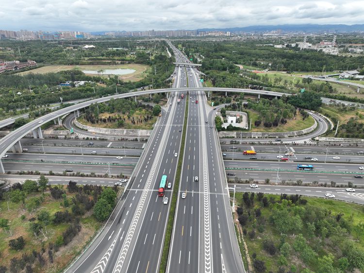 20230604成都绕城高速公路路域环境整治提升工程圆满完成_副本.jpg
