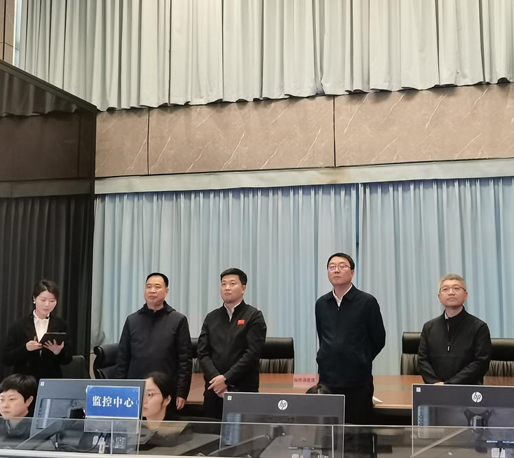 20250322交通部公路局副局长于海洋一行到川西公司监控中心调研指导工作_副本.jpg