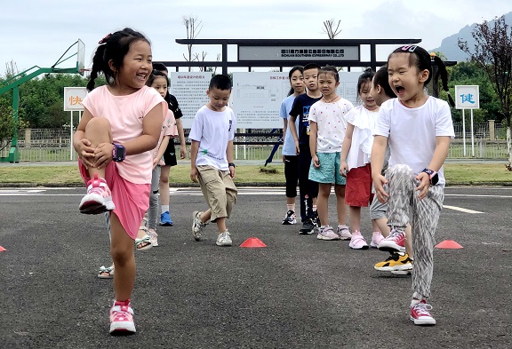 8.27南方公司工会第一期职工子女暑期夏令营活动圆满结束3.JPG