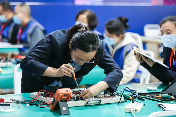 南方公司代表队参赛选手比赛中2.jpg