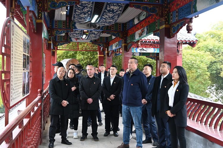 3.2南方公司叙永管理处党支部与叙古公司运营党支部结对开展“追寻红色足迹 领悟长征精神”主题党日活动4.png