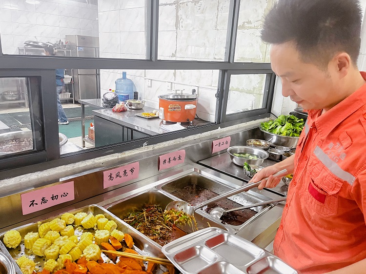 5.16叙永管理处以食为介，强力推出“廉味套餐”2.JPG