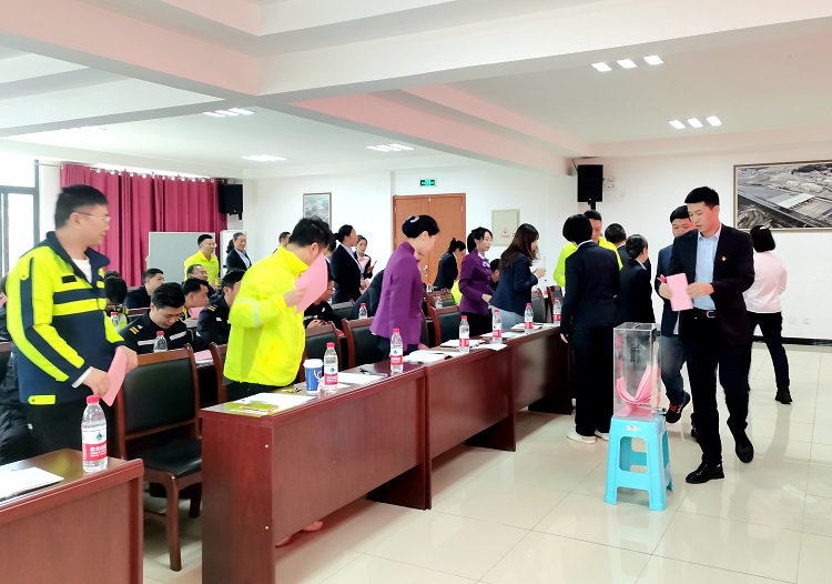 10.23南方公司叙永管理处召开分工会第二届一次职工代表暨工会会员代表大会2.jpg