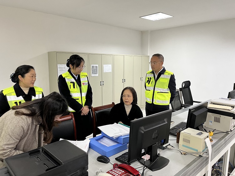 11.30南方公司党委副书记、副总经理何琛带队赴隆纳高速开展末端发力终端见效专项督导工作1.jpg