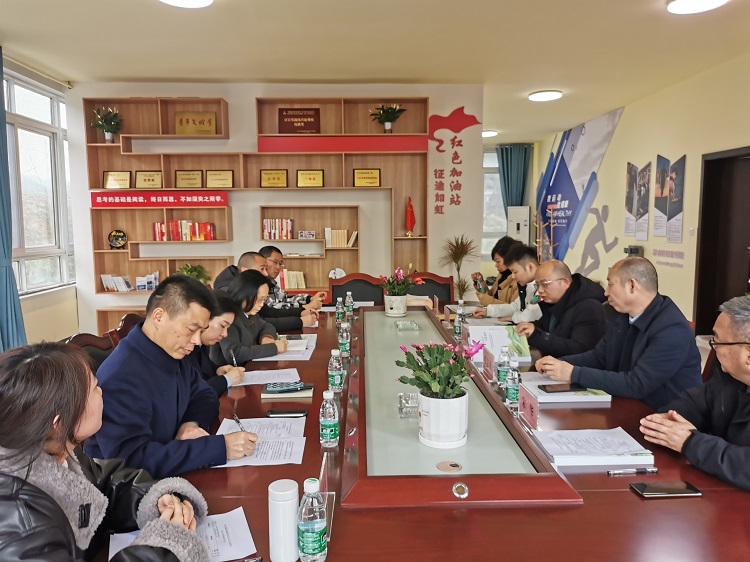 1.11川高公司职工小家验收组到纳黔高速正东收费站开展“职工小家”验收工作2.jpg