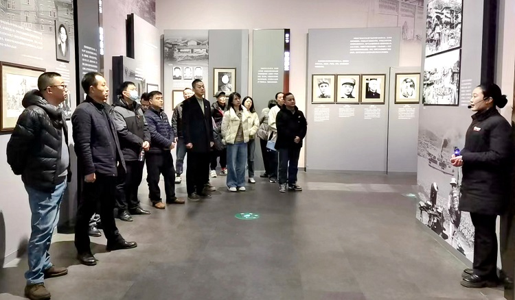 1.11南方公司瀘州管理處開展支部結(jié)對共建主題黨日活動2.jpg